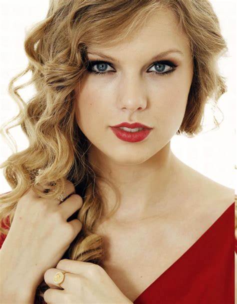 Taylor Swift, pop singer with blonde hair